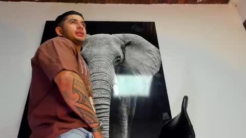 Angel Falconer online show from October 2025 02:47:02 AM