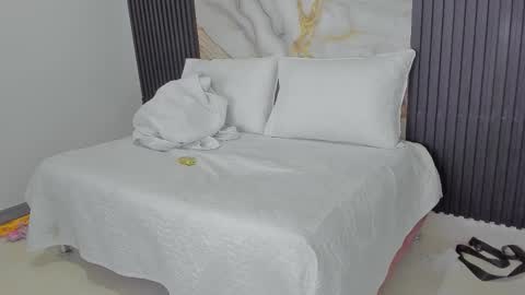    KING     online show from October 2025 10:35:02 AM