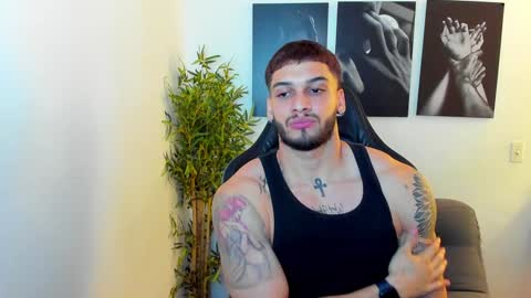 Snapshot of king_of_kings__ chatting on January 2025 10:50:01 PM king_of_kings__ online show from January 2025 10:50:01 PM