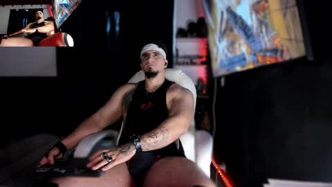 Snapshot of kingbear777 chatting on December 2024 07:00:01 PM King Bear online show from December 2024 07:00:01 PM