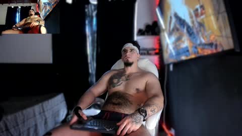 Snapshot of kingbear777 chatting on January 2025 03:26:02 AM King Bear online show from January 2025 03:26:02 AM