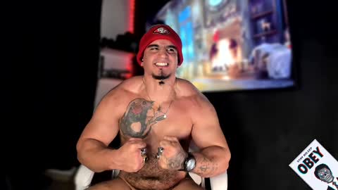 Snapshot of kingbear777 chatting on February 2025 01:22:01 PM King Bear online show from February 2025 01:22:01 PM