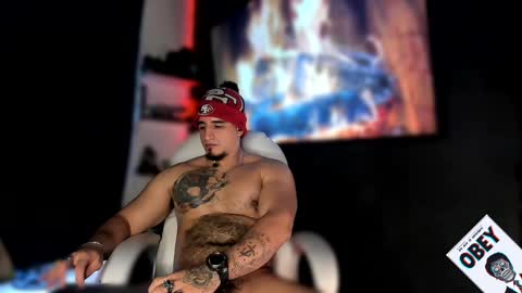 Snapshot of kingbear777 chatting on February 2025 06:43:02 AM King Bear online show from February 2025 06:43:02 AM