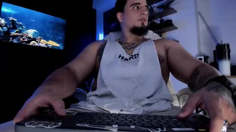 Snapshot of kingbear777 chatting on September 2025 11:18:02 PM King Bear online show from September 2025 11:18:02 PM