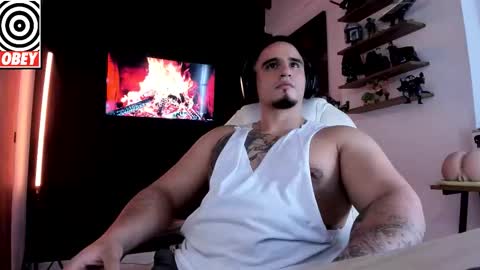 Snapshot of kingbear777 chatting on October 2025 10:17:01 PM King Bear online show from October 2025 10:17:01 PM