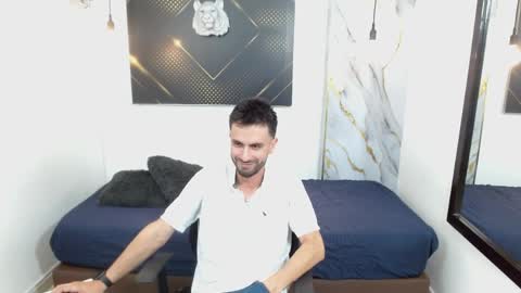 Snapshot of kingoftemptation chatting on April 2026 06:19:01 AM KING online show from April 2026 06:19:01 AM