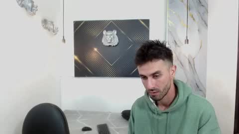 KING  online show from May 2026 02:49:01 AM