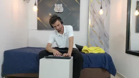 KING  online show from July 2026 03:23:01 AM