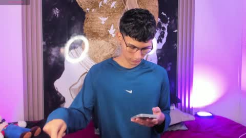  A L E X  online show from April 2026 07:02:02 AM
