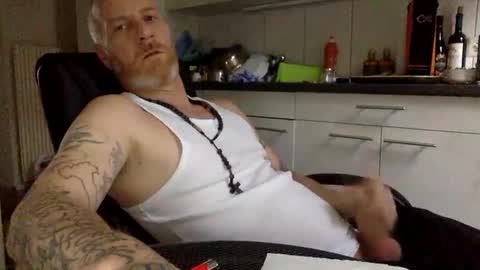 Snapshot of kingsize187 chatting on December 2024 12:42:01 PM kingsize online show from December 2024 12:42:01 PM