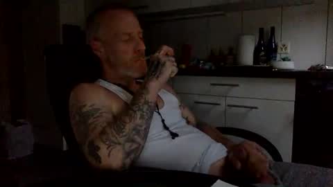 Snapshot of kingsize187 chatting on January 2025 02:02:02 PM kingsize online show from January 2025 02:02:02 PM