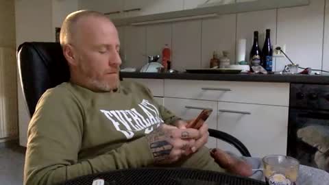 Snapshot of kingsize187 chatting on January 2025 08:41:02 AM kingsize online show from January 2025 08:41:02 AM