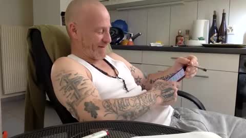 Snapshot of kingsize187 chatting on January 2025 12:11:02 PM kingsize online show from January 2025 12:11:02 PM