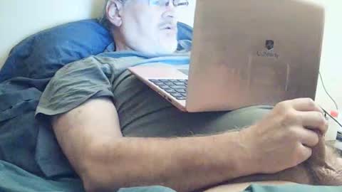 kingtongue10 online show from November 2025 10:25:02 AM