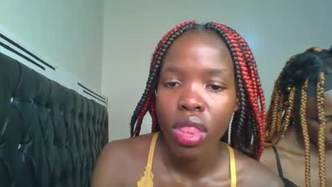 Snapshot of kinky_aria chatting on September 2025 04:52:02 PM kinky_aria online show from September 2025 04:52:02 PM