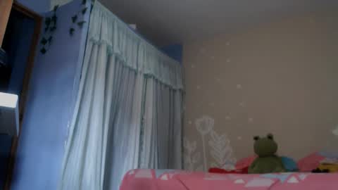 Snapshot of kinky_eli_ chatting on April 2026 02:42:01 PM kinky_eli_ online show from April 2026 02:42:01 PM