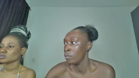 Snapshot of kinky_leila chatting on June 2026 05:13:02 AM kinky_leila online show from June 2026 05:13:02 AM