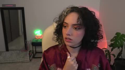 Snapshot of kinky_mj chatting on November 2025 06:40:02 PM Mary your fav curly girl online show from November 2025 06:40:02 PM