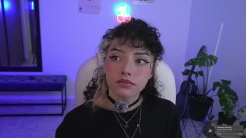 Snapshot of kinky_mj chatting on November 2025 06:30:01 PM Mary your fav curly girl online show from November 2025 06:30:01 PM