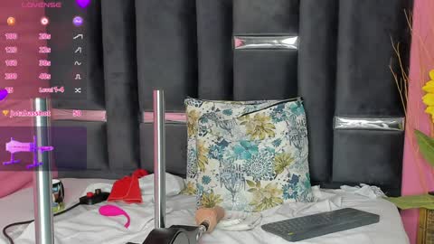 Snapshot of kinky_polar chatting on February 2025 08:11:01 AM Polar online show from February 2025 08:11:01 AM