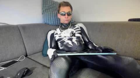 Snapshot of kinky_spidey chatting on November 2025 01:57:01 PM kinky_spidey online show from November 2025 01:57:01 PM