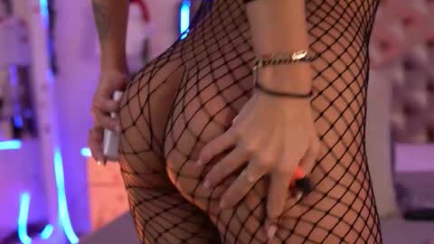 Snapshot of kinkyamelie chatting on December 2025 06:14:01 PM kinkyamelie online show from December 2025 06:14:01 PM