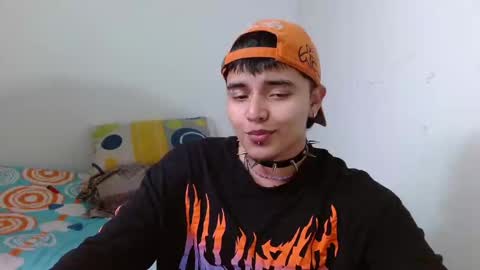 Snapshot of kinkybabies_ chatting on January 2025 04:15:01 AM Mercury online show from January 2025 04:15:01 AM