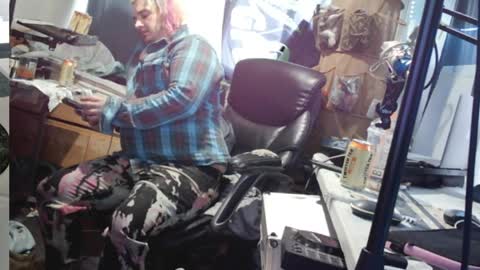 Snapshot of kinkybiguy14 chatting on April 2026 11:13:02 PM Kinky Cassie online show from April 2026 11:13:02 PM