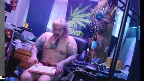 Snapshot of kinkybiguy14 chatting on April 2026 11:19:01 AM Kinky Cassie online show from April 2026 11:19:01 AM