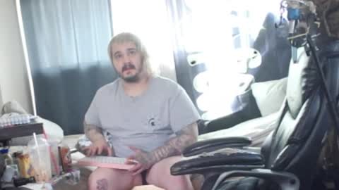 Snapshot of kinkybiguy14 chatting on April 2026 09:15:01 PM Kinky Cassie online show from April 2026 09:15:01 PM