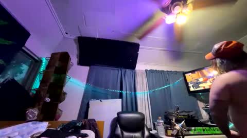Snapshot of kinkybiguy14 chatting on June 2026 01:39:01 AM Kinky Cassie online show from June 2026 01:39:01 AM