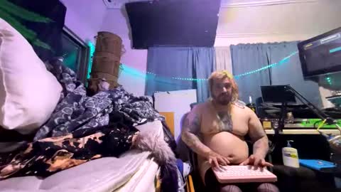 Snapshot of kinkybiguy14 chatting on June 2026 02:01:01 AM Kinky Cassie online show from June 2026 02:01:01 AM