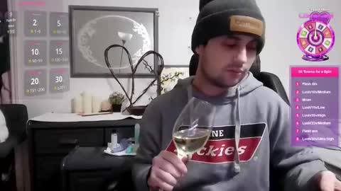 Maysie and Hunter online show from December 2024 04:12:01 AM