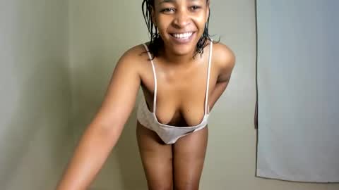 Snapshot of kinkylyla chatting on December 2024 12:28:01 AM Kinky online show from December 2024 12:28:01 AM