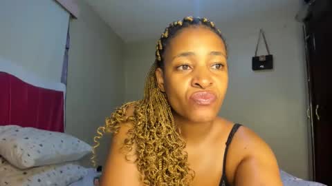 Snapshot of kinkylyla chatting on February 2025 09:30:01 PM Kinky online show from February 2025 09:30:01 PM