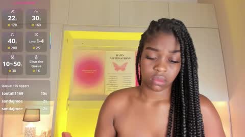 M A R A  online show from December 2025 04:15:01 PM