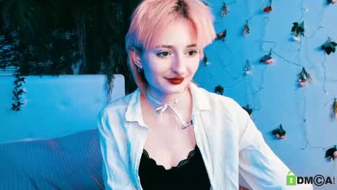 Kira online show from April 2026 08:55:01 PM