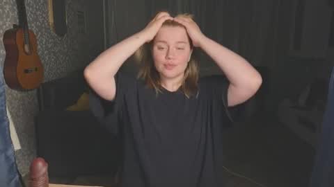 Snapshot of kira_citro chatting on September 2025 03:43:02 AM Kira NEXT STREAM December 4 5pm CET 11am EST online show from September 2025 03:43:02 AM