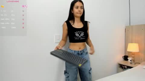Snapshot of kira_dubois chatting on April 2026 11:31:01 AM Kira online show from April 2026 11:31:01 AM
