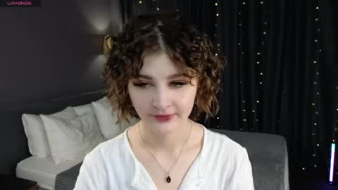 Snapshot of kira_fluffy chatting on June 2026 12:05:02 AM Kira online show from June 2026 12:05:02 AM