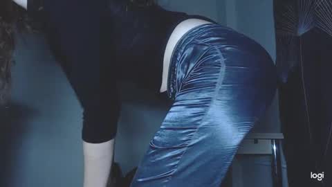 Kira online show from February 2025 12:32:01 PM