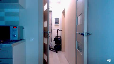 Kira online show from November 2025 08:38:01 AM