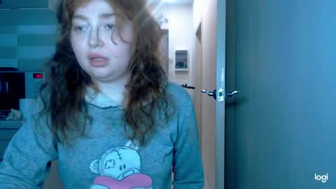 Snapshot of kira_foxy_ chatting on April 2026 10:00:01 AM Kira online show from April 2026 10:00:01 AM