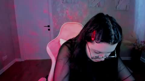 Snapshot of kira_g0ld chatting on April 2026 01:06:02 AM kira online show from April 2026 01:06:02 AM