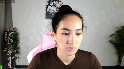 Snapshot of kira_lilian chatting on November 2025 03:52:02 AM Aura online show from November 2025 03:52:02 AM