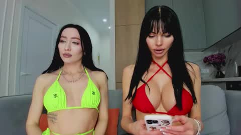 Snapshot of kira_mmr chatting on September 2025 04:12:01 PM Kira and friends online show from September 2025 04:12:01 PM