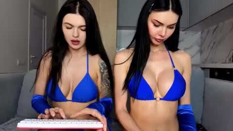 Snapshot of kira_mmr chatting on October 2025 02:10:01 PM Kira and friends online show from October 2025 02:10:01 PM