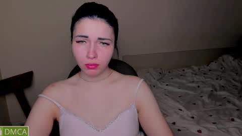 Snapshot of kira_mooon chatting on February 2025 07:48:02 PM Kira online show from February 2025 07:48:02 PM