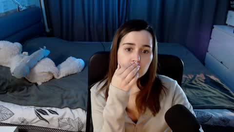 Kira  follow me  online show from December 2024 01:21:01 AM