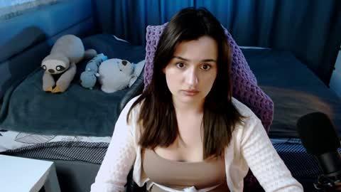 Kira  follow me  online show from February 2025 02:15:01 PM